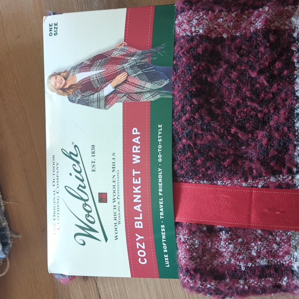 Women's Woolrich Cozy Blanket Wrap -one size, new with tags never used.